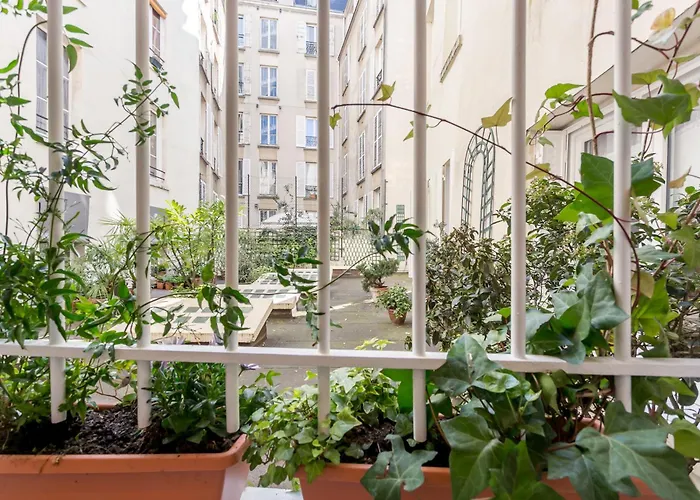 Marais Saint Paul Ecouffes With Ac